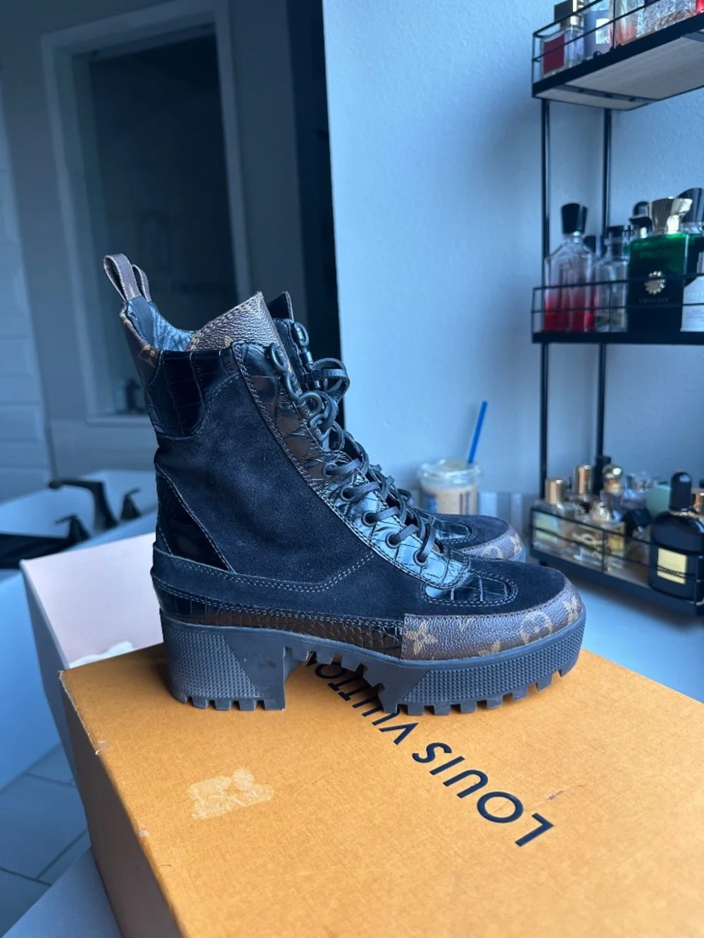 Louis Vuitton Laureate Desert Boots